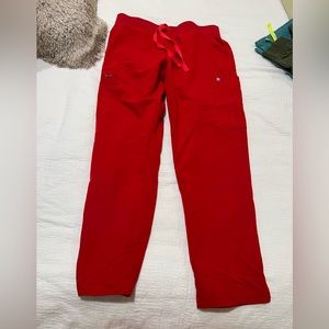 Red figs scrub bottoms. Medium petite